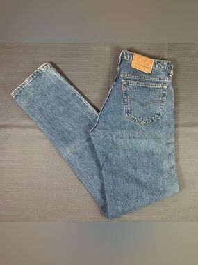 Vintage Levi’s 501 Jeans W32 Made in Canada 90s Button Fly Straight Leg Denim